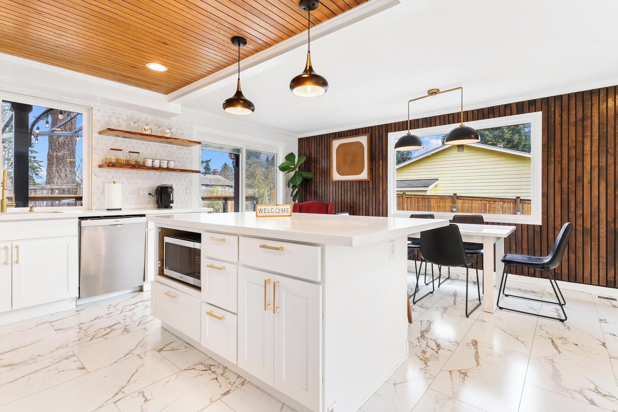 冰箱、微波炉、烤箱、炉灶