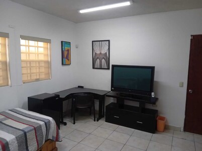 Loft 0 with 2 beds close to Fundidora and Cintermex