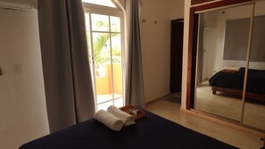 1 habitación, tabla de planchar con plancha y wifi 