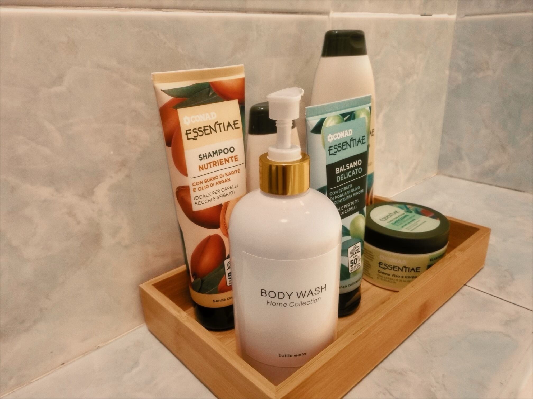 Asciugacapelli, asciugamani, carta igienica