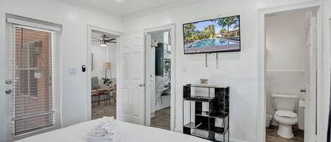 2 makuuhuonetta, silitysrauta/-lauta, Wi-Fi, vuodevaatteet