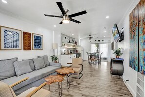 TV - Modern 2BR Bungalow & Free Parking (Fort Lauderdale)