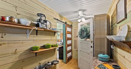 The Pelican on Frazar offers charm, character, and cozy Louisiana comfort.