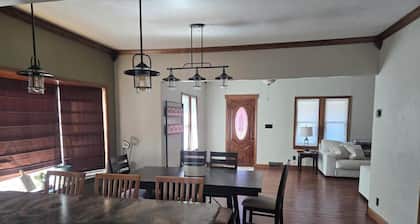 Welcome to The Lakehouse Hideout – Your Glen Elder Escape!