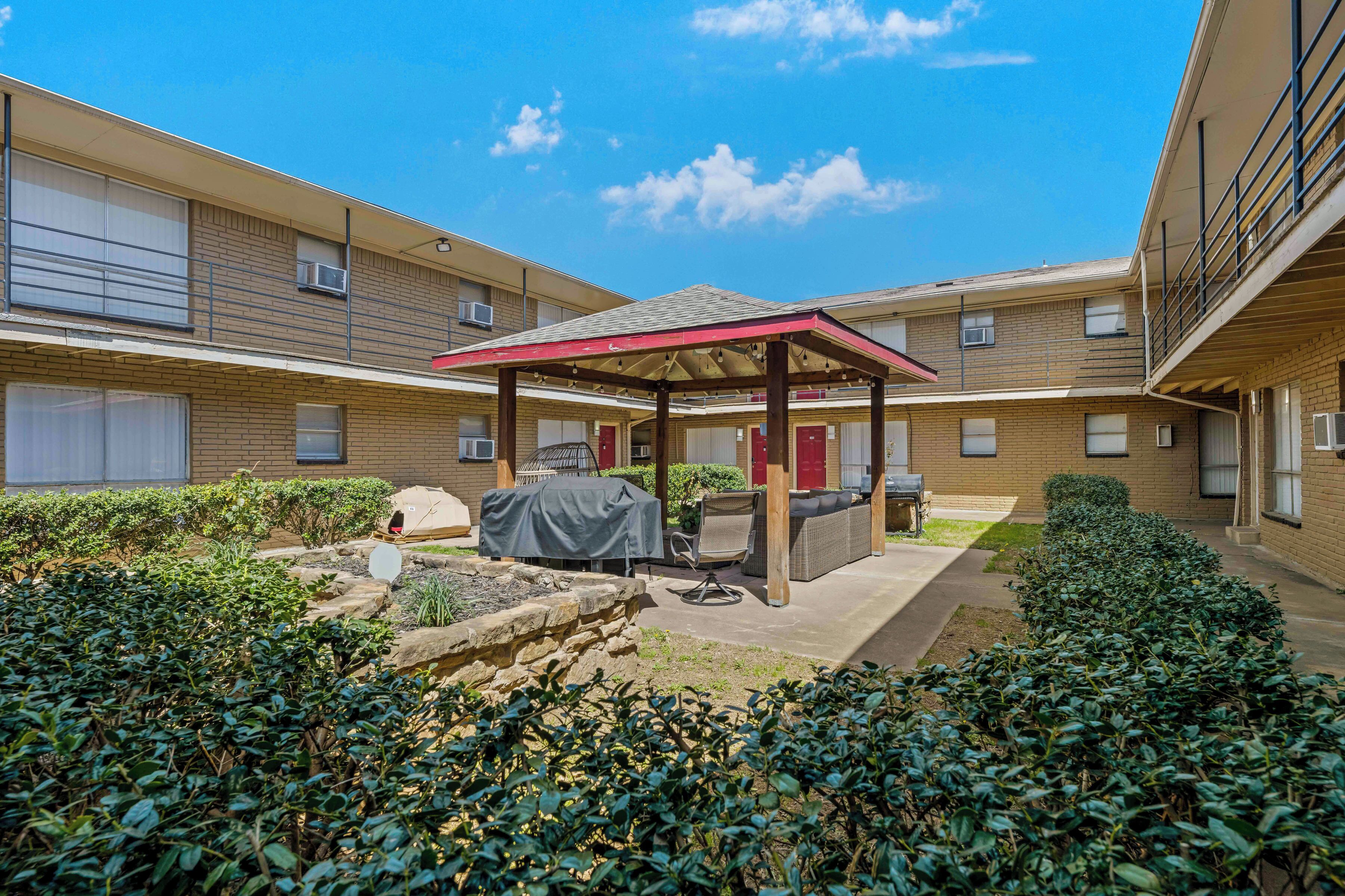 Comfort Apartment, Garden View Unit 1-14 | Terrace/patio