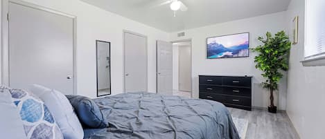 Iron/ironing board, free WiFi