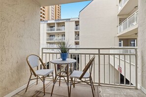 Property grounds - The Shore Thing Studio-Steps to the Beach! (Orange Beach)