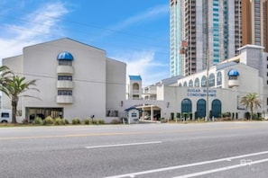 Exterior - The Shore Thing Studio-Steps to the Beach! (Orange Beach)
