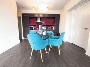 Unclassified image, 5 of 7, button