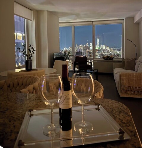 Midtown Manhattan penthouse with a dream city view