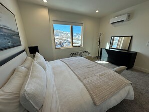 2 bedrooms, iron/ironing board, free WiFi, bed sheets - Silver Sage Suite – A Quiet, Modern Mountain Stay (Park City)