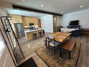 Interior - Silver Sage Suite – A Quiet, Modern Mountain Stay (Park City)