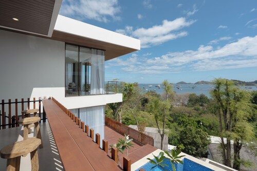 Diamond Hill Komodo