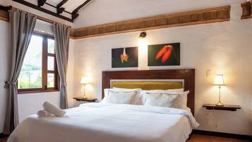 Suite Deluxe, vistes a la piscina | Wifi gratuïta