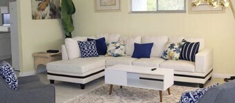 Peaceful Hideaway, Comfy Beds & Outdoor Space