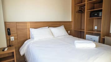 Quarto casal conforto | Cofres nos quartos, Wi-Fi de cortesia