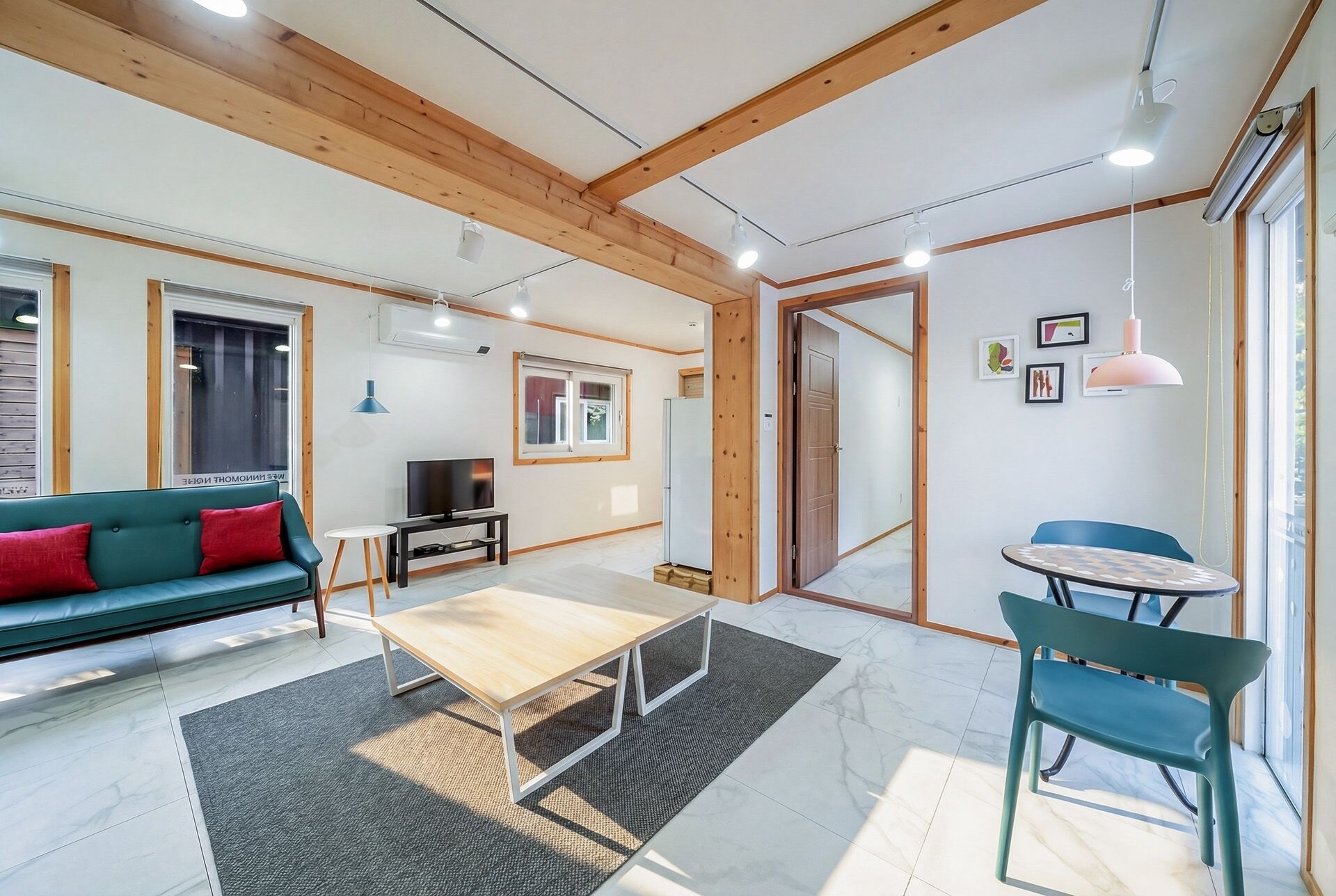 Quarto básico, 2 quartos (RUBA 2) | 1 quarto, Wi-Fi de cortesia