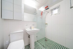 Quarto básico, 2 quartos (RUBA 1) | 1 quarto, Wi-Fi de cortesia