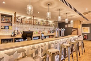 Bar (on property) - Premier Inn London Docklands (London)