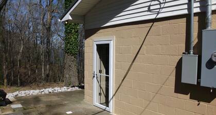 Fantastic 2-bedrm cabin with AC on Kentucky Lake, near Paris Landing State Park