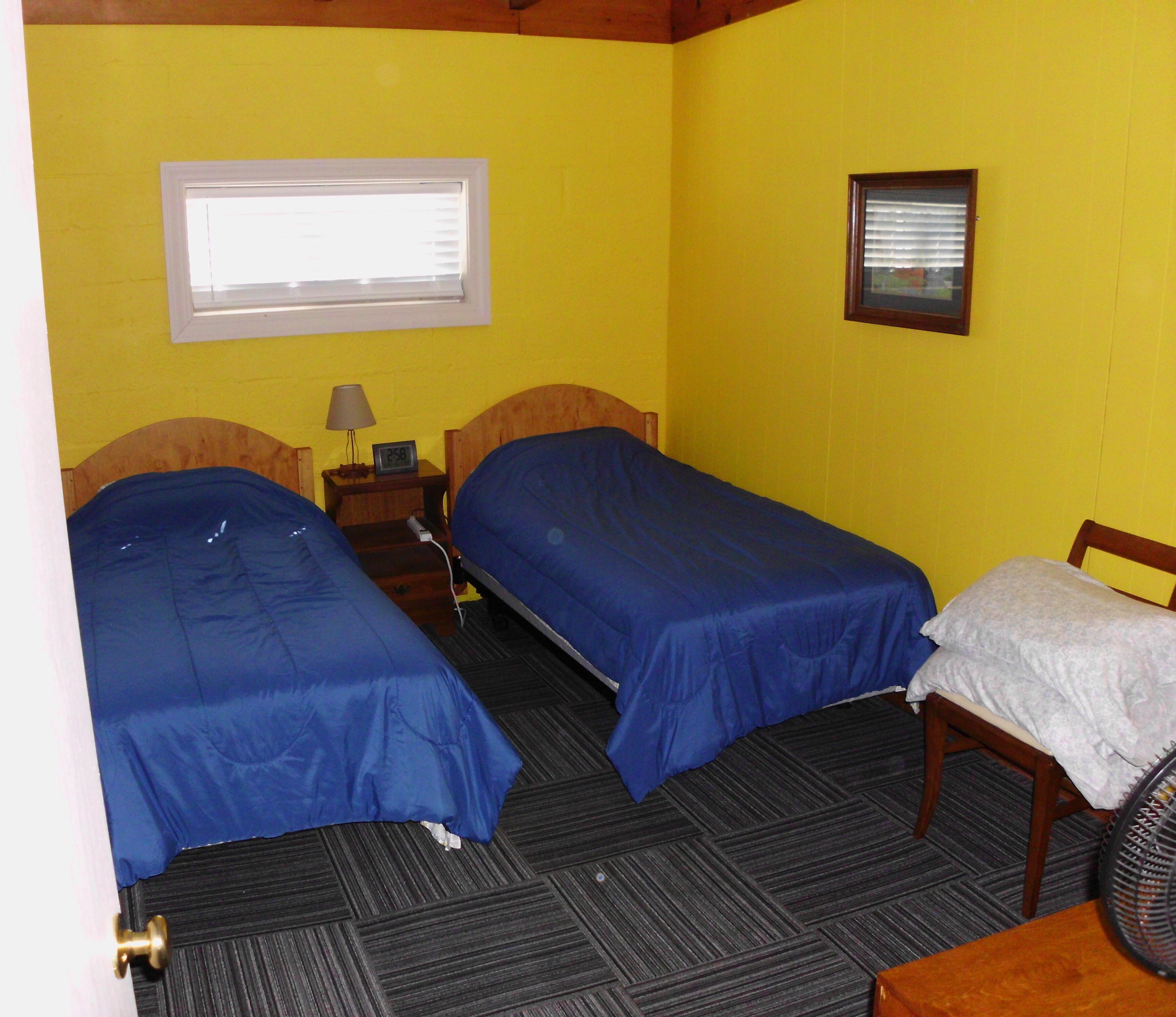 WiFi, bed sheets