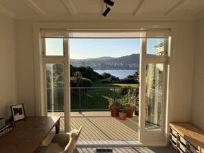Interior - Crescent Sunset Escape - Short Walk to City (Wellington)