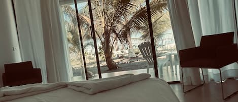 Yksityinen ranta, valkoista hiekkaa, ilmaisia rantacabañoita