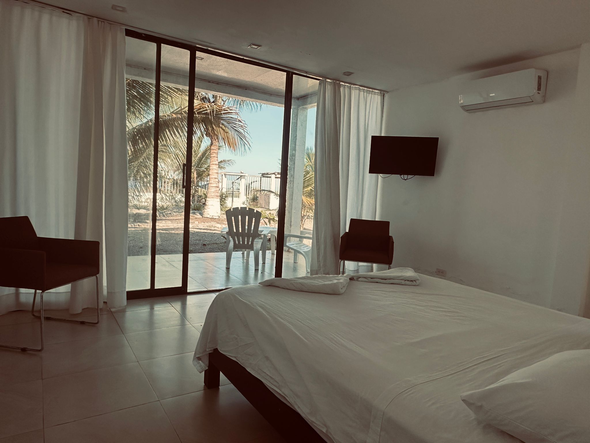 Exclusive Room, Air conditioning, Beach View | Laptop workspace, free WiFi