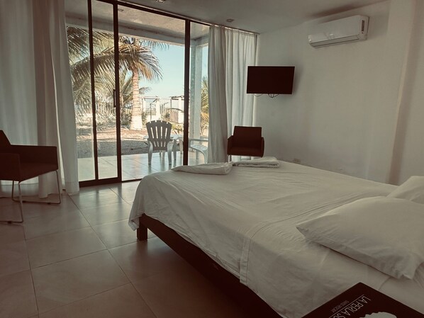 Espacio para trabajar con laptop y wifi gratis