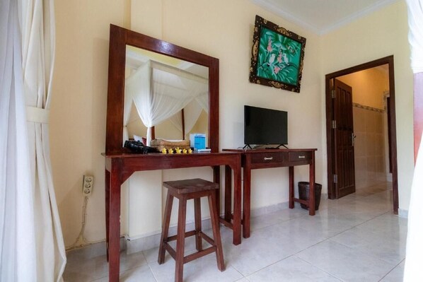 Room, 1 Bedroom, Smoking | Room amenity