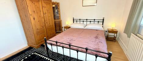 Wifi gratis y ropa de cama