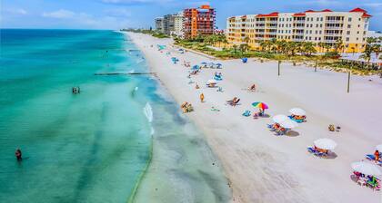 "St. Pete Traveling Paradise - 3 min to Beach Heated Pool, Hot Tub & Game Room".