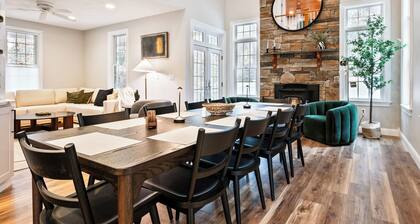 Luxury 2 King Suites - Storyland - Hike - Hot Tub - Chef Kitchen -Sleeps 12