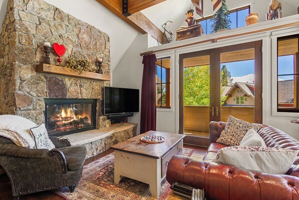 TV, fireplace - Trail Nest: Great Location - Private Hot Tub - New Listing! (Breckenridge)