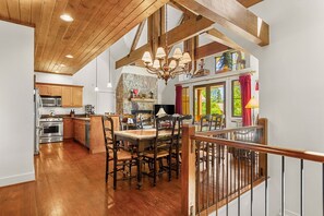 Dining - Trail Nest: Great Location - Private Hot Tub - New Listing! (Breckenridge)
