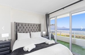 3 bedrooms, iron/ironing board, WiFi, bed sheets - An Exceptional Beachfront Retreat (Cape Town)