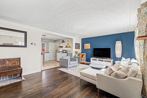 Unclassified image, 2 of 39, button - Southwest Denver House (Denver)