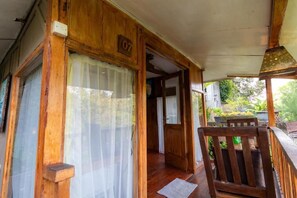 Huone, 1 makuuhuone, tupakointi sallittu | Yksityiskohta ulkoa