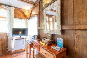 Room, 1 Bedroom, Smoking | Interior