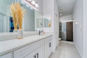 Bathroom - Wildlife Themed Villa 4 Bd Pool Near Disney 4 Bedroom Home (Davenport)