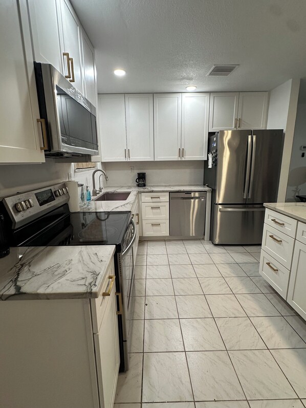 Unclassified image, 1 of 20, button