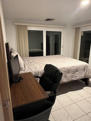 Unclassified image, 3 of 20, button