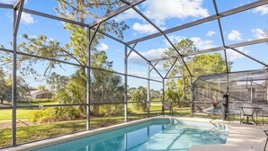 House, 3 Bedrooms | Pool - 3bd Villa With Private Pool & Golf Walmart 2 Min 3 Bedroom Home (Haines City)