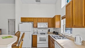 House, 3 Bedrooms | Private kitchen - 3bd Villa With Private Pool & Golf Walmart 2 Min 3 Bedroom Home (Haines City)
