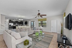 House, 6 Bedrooms | Living area - 6 Bd Luxury Villa In Championsgate With Private Pool 6 Bedroom Home (Davenport)