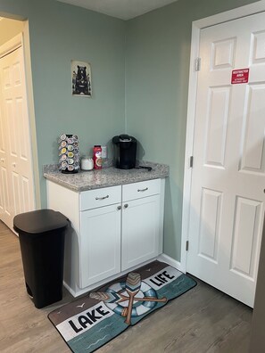 Interior - Lakeside w hot tub (Andover)
