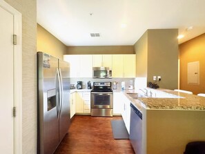 Stadtwohnung, 4 Schlafzimmer | Eigene Küche | Kühlschrank, Ofen, Wasserkocher mit Kaffee-/Teezubehör, Toaster