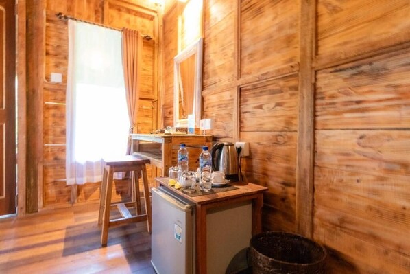 Room, 1 Bedroom, Smoking | Interior