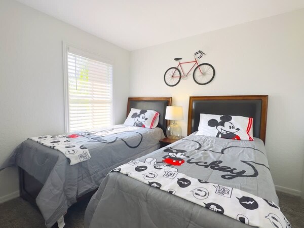 Modern 4br Home In Regal Palms Resort Near Disney 4 Bedroom Townhouse - Florida