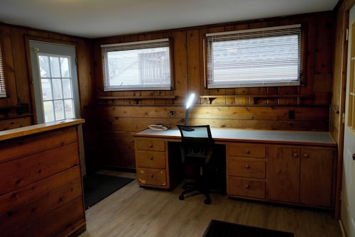 Spacious 2BR Apartment. 3 Queen Beds. Sleeps 6. Findlay, OH